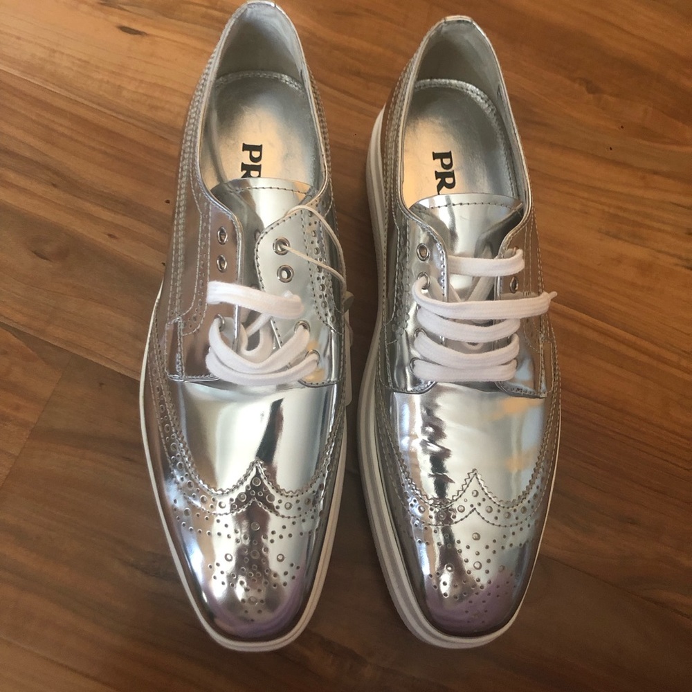 PRADA silver Oxford loafer trainers. Size 41 or 10